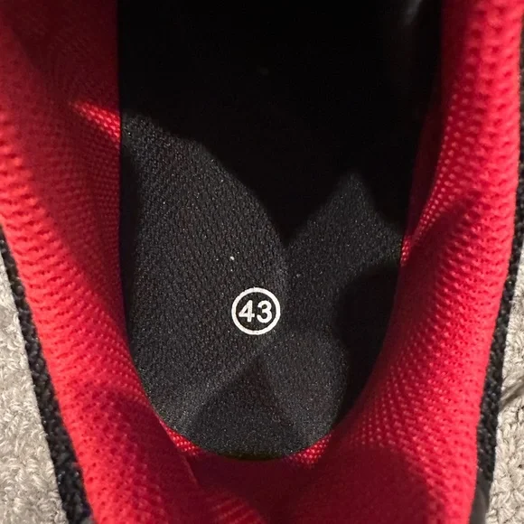 Peloton Black Cycling Shoes with Red Interior - Picture 5 of 5